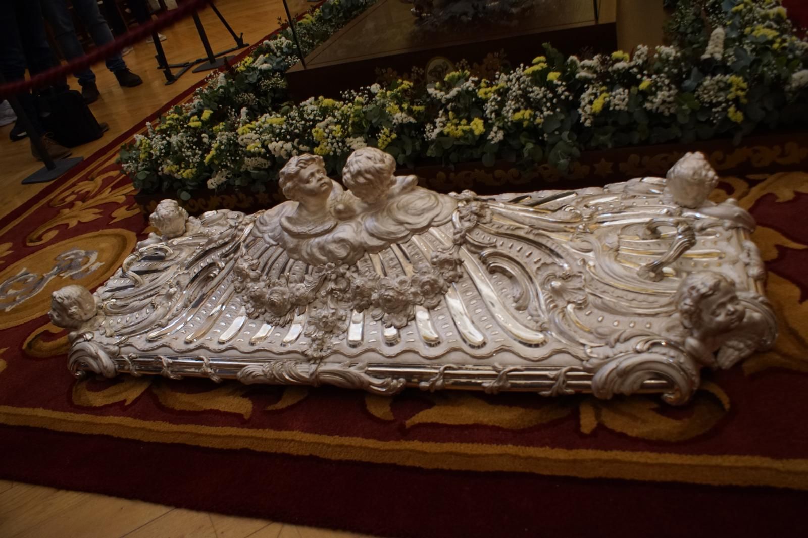 apertura-de-la-basilica-de-la-anunciacion-para-venerar-el-cuerpo-de-santa-teresa-en-alba-de-tormes-fotos-juanes-6