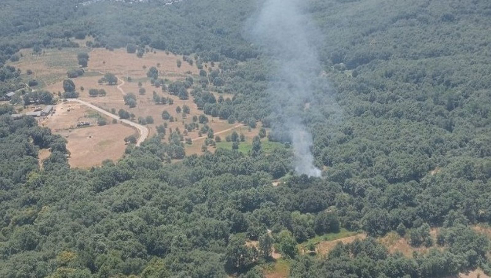 Un incendio en la comarca de Sanabria mantiene en guardia a los equipos de extinción en Zamora