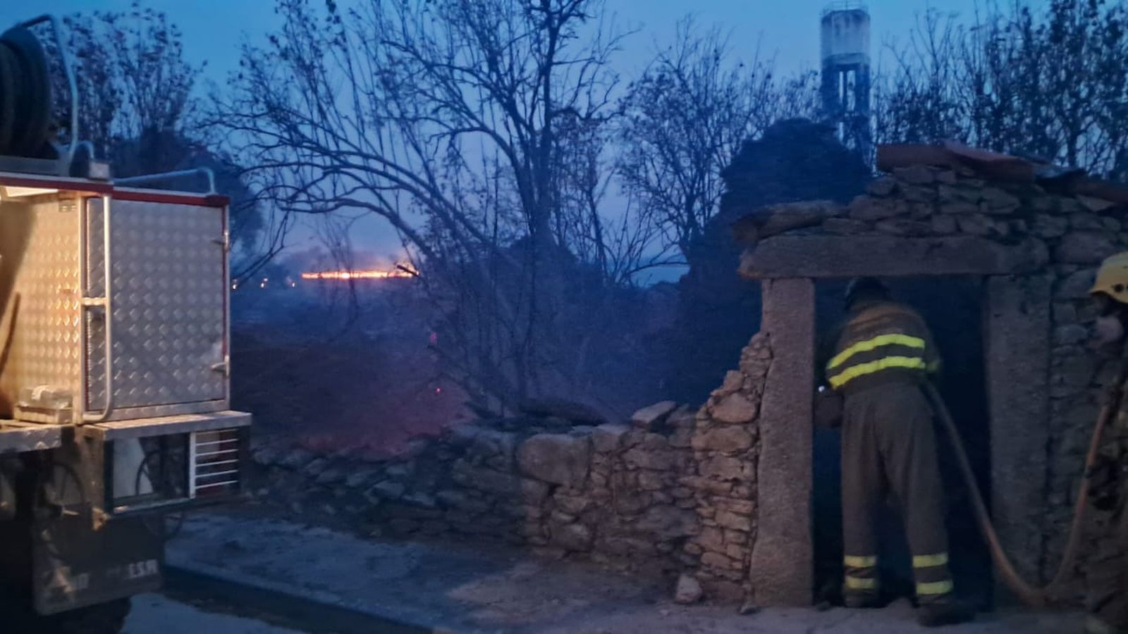 El incendio de Cipérez arrasa Cerezal de Puertas (20).jpeg