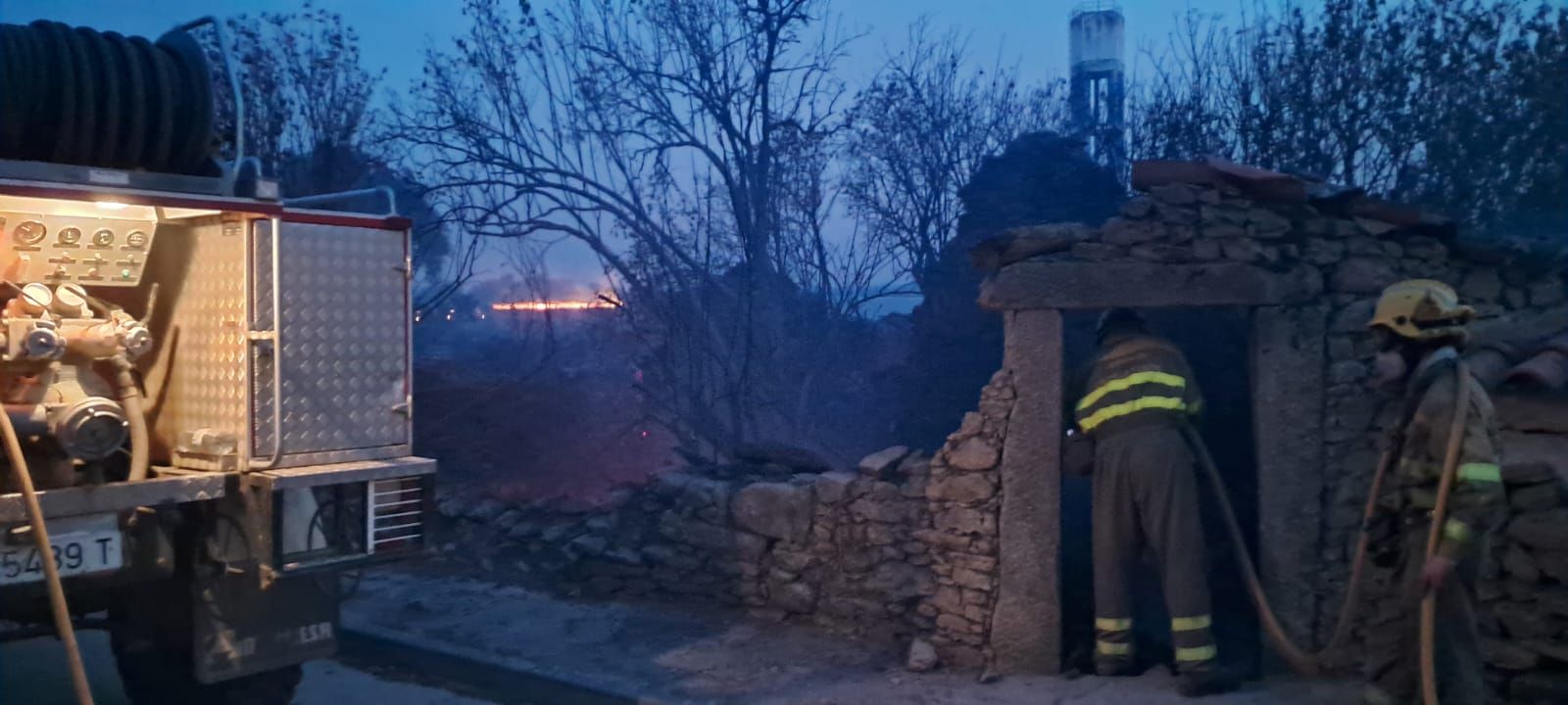 El incendio de Cipérez arrasa Cerezal de Puertas (20).jpeg
