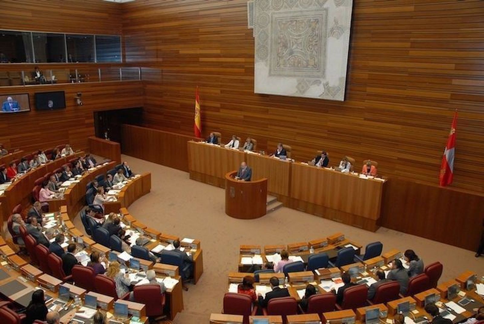 Castilla y León, sexta autonomía menos endeudada del país