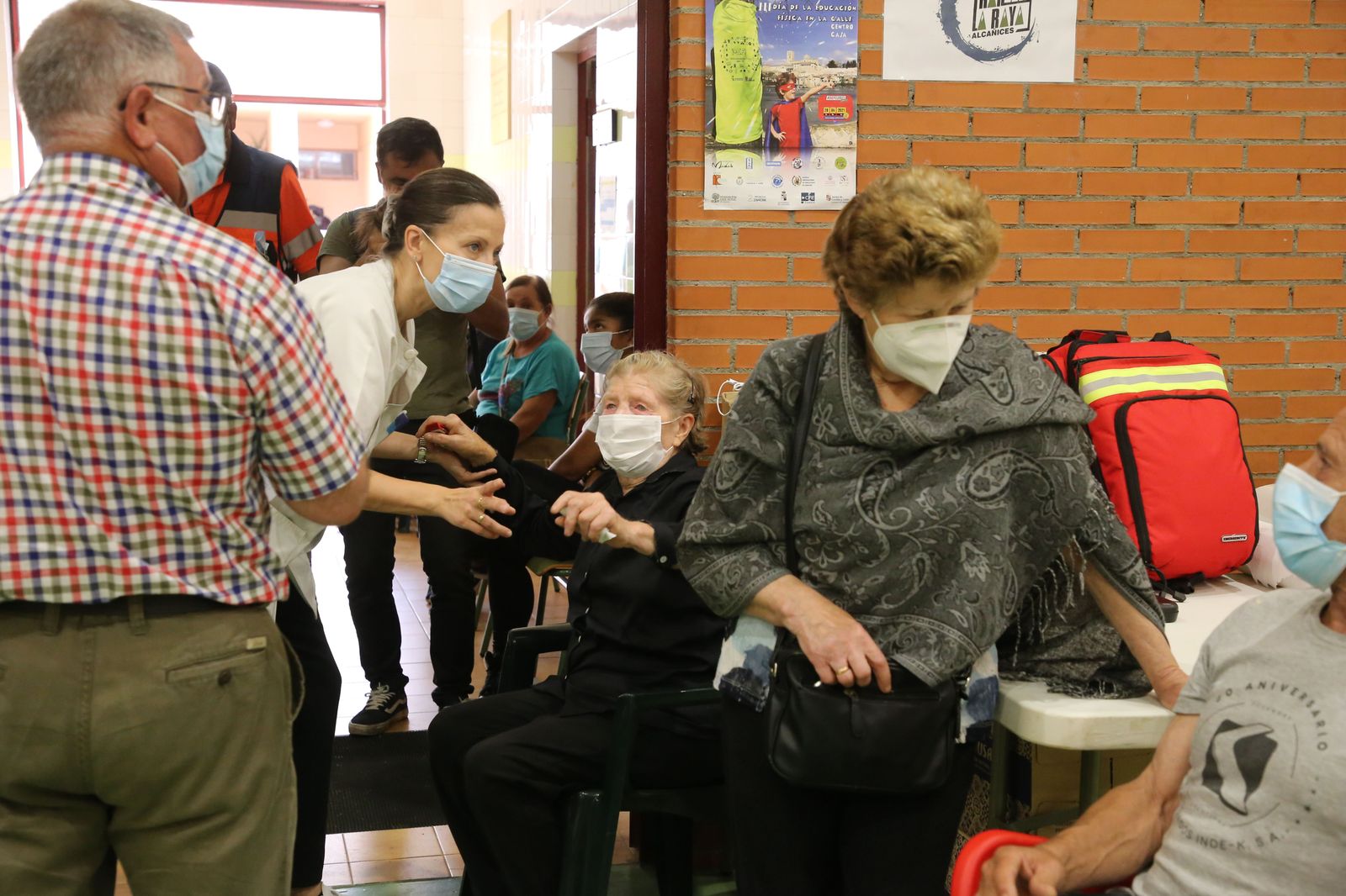 El incendio en la sierra de la Culebra provoca la evacuación de vecinos de localidades cercanas. ICAL (5)