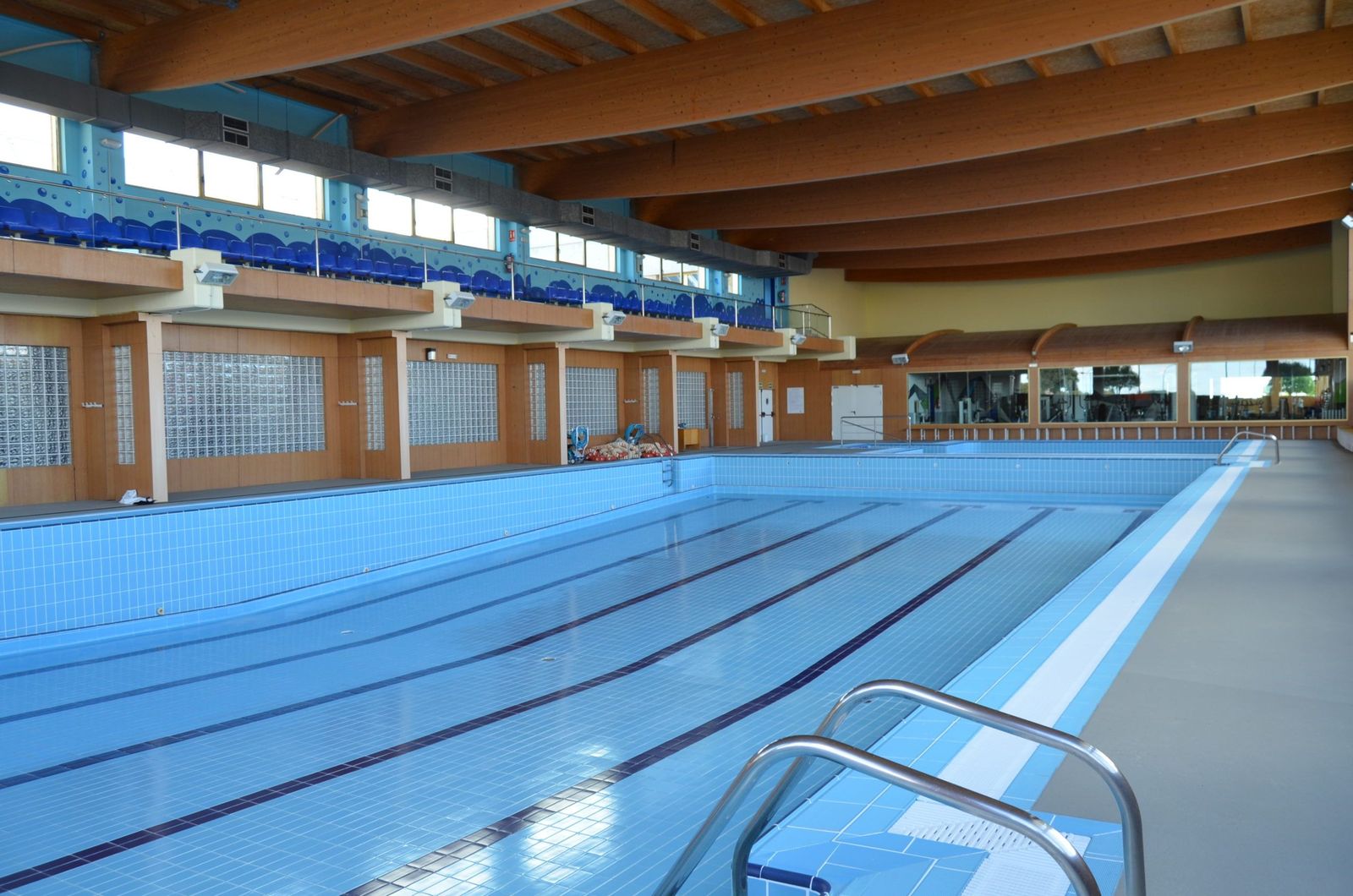 Piscina climatizada. Ayuntamiento Villares de la Reina