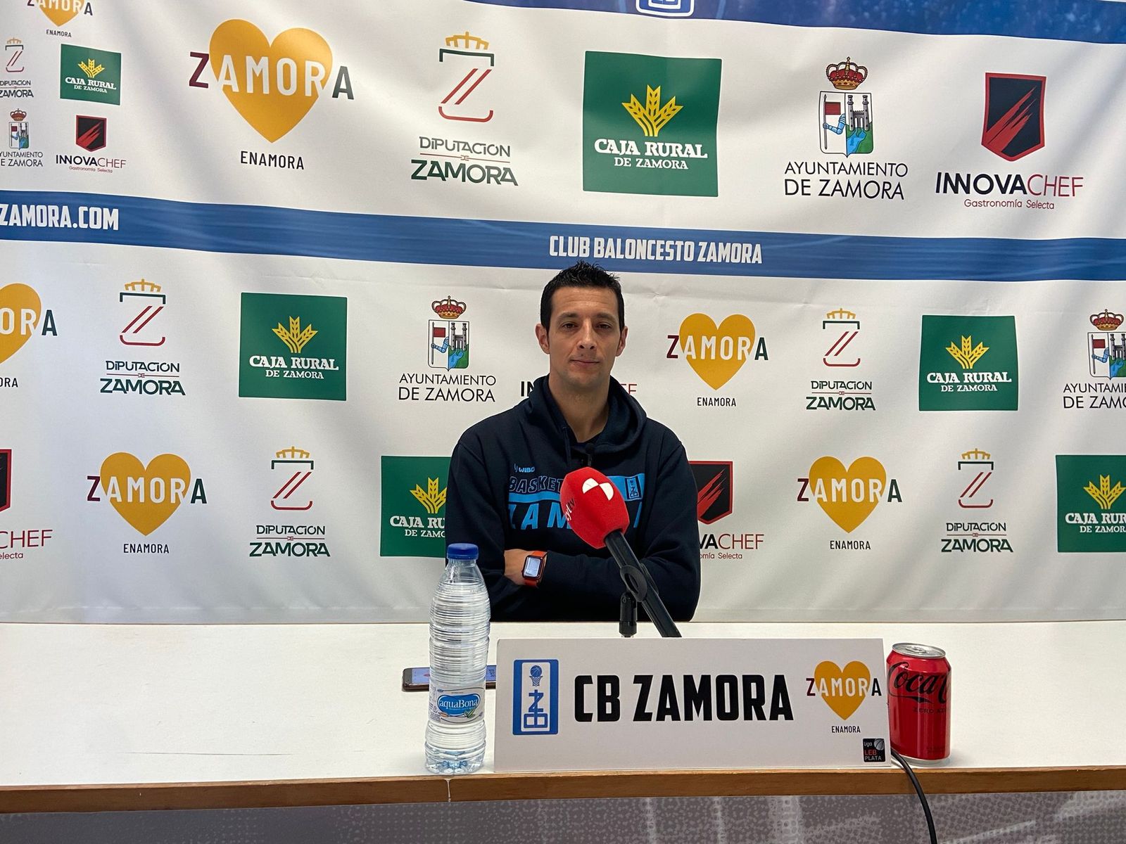 Imagen de Saulo Hernández durante la rueda de prensa ofrecida en la sede del club