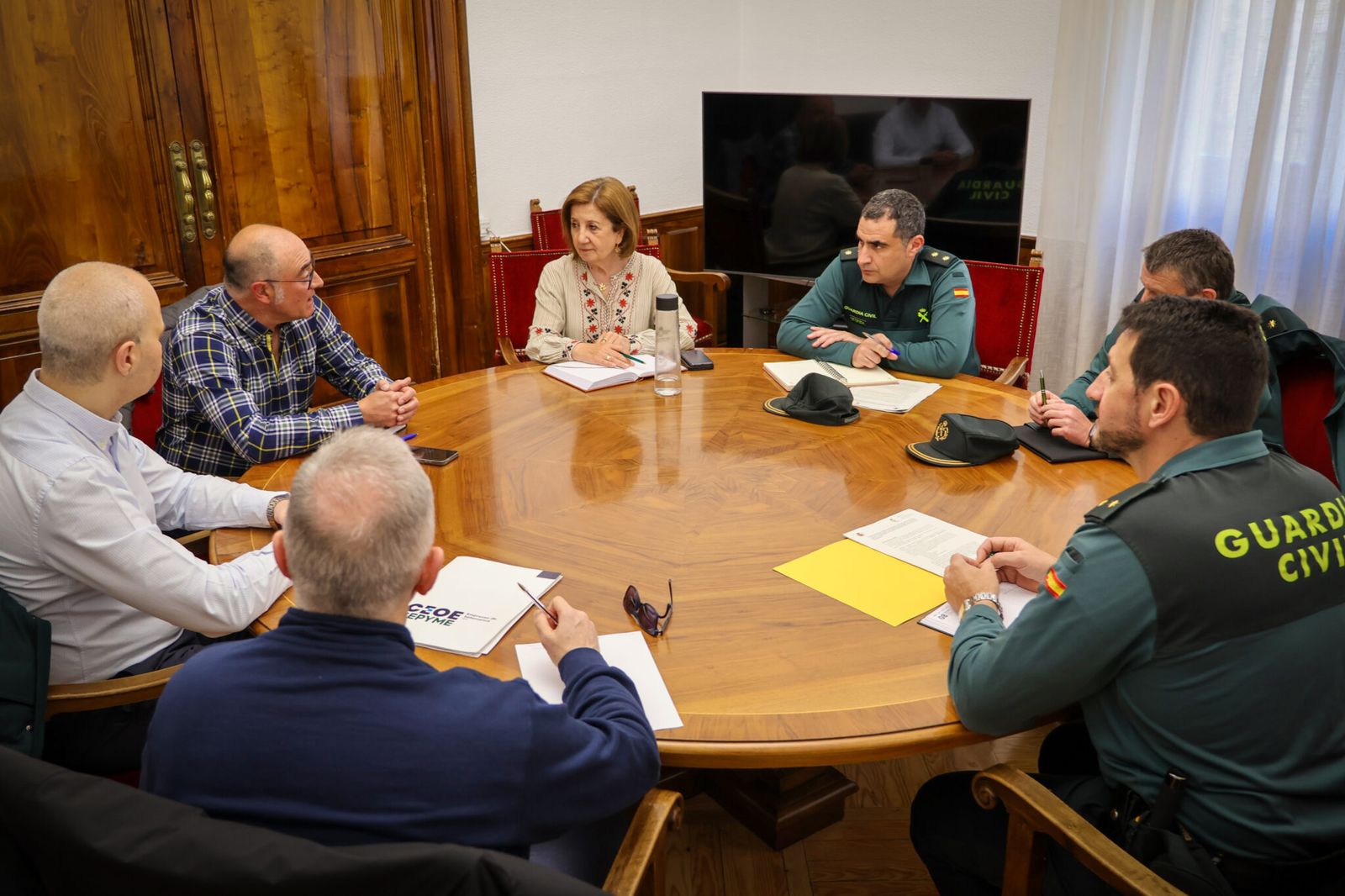 La Guardia Civil y AESAT coordinan un frente común frente a la proliferación de talleres ilegales
