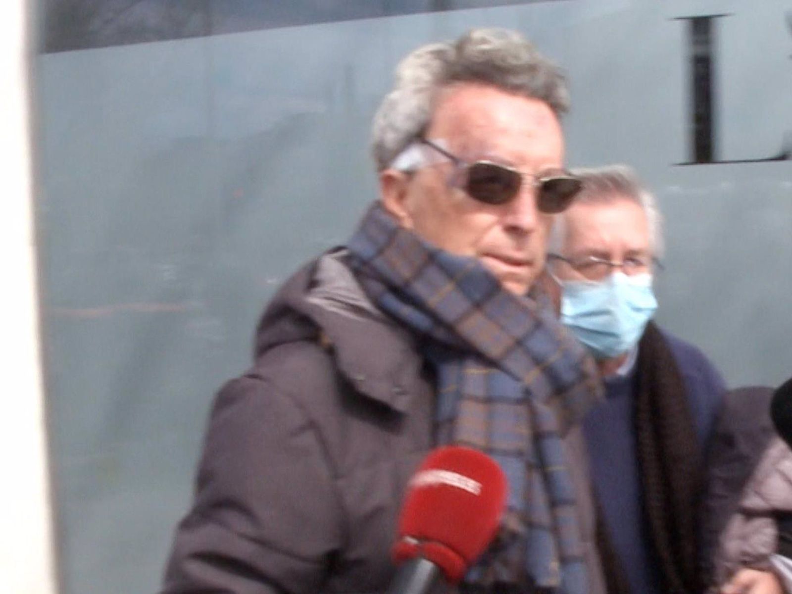 José Ortega Cano sale de la clínica estética junto a Aniceto - EUROPA PRESS REPORTAJES