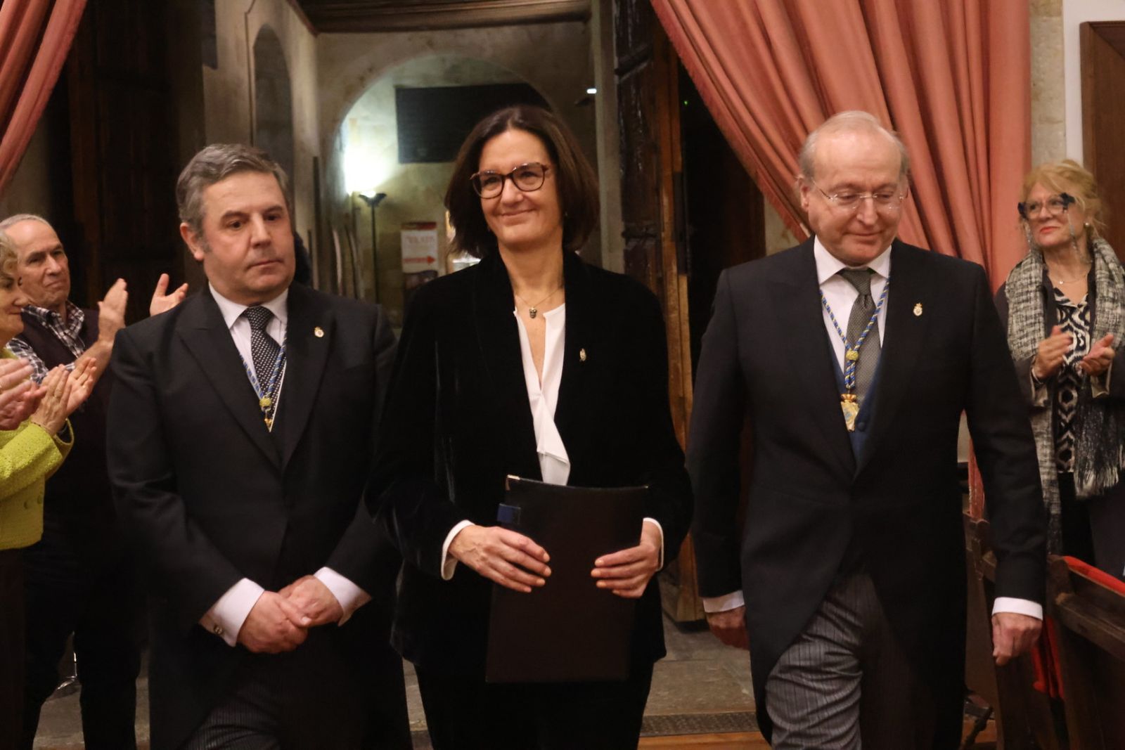 médica forense Sonsoles Castro ingresa en la Real Academia de Medicina de Salamanca
