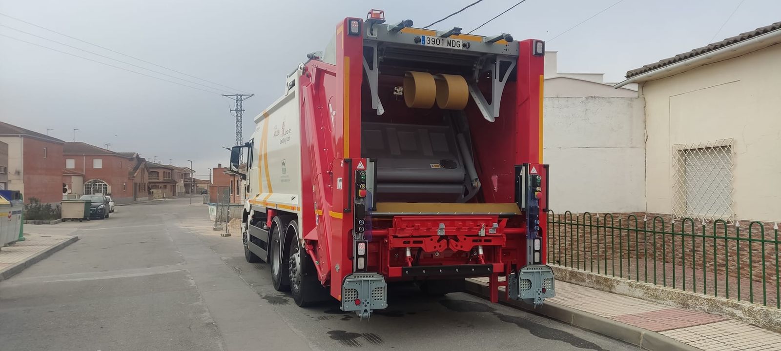 Incendio camión basura mancomunidad Cantalapiedra Las Villas (1)