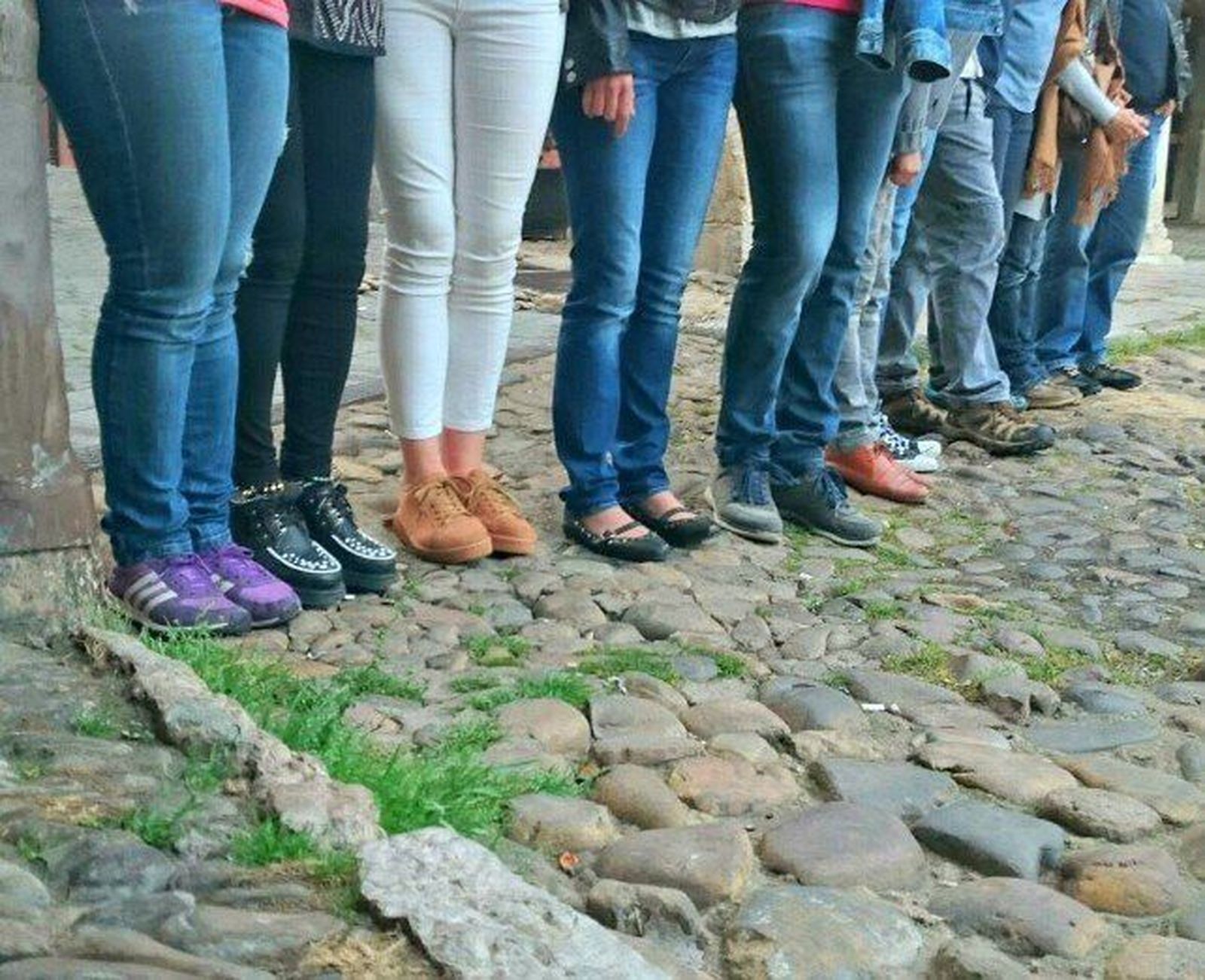 Vuelven los 'Guardian@s de la Plaza del Grano' ante la inminencia de obras en el empedrado