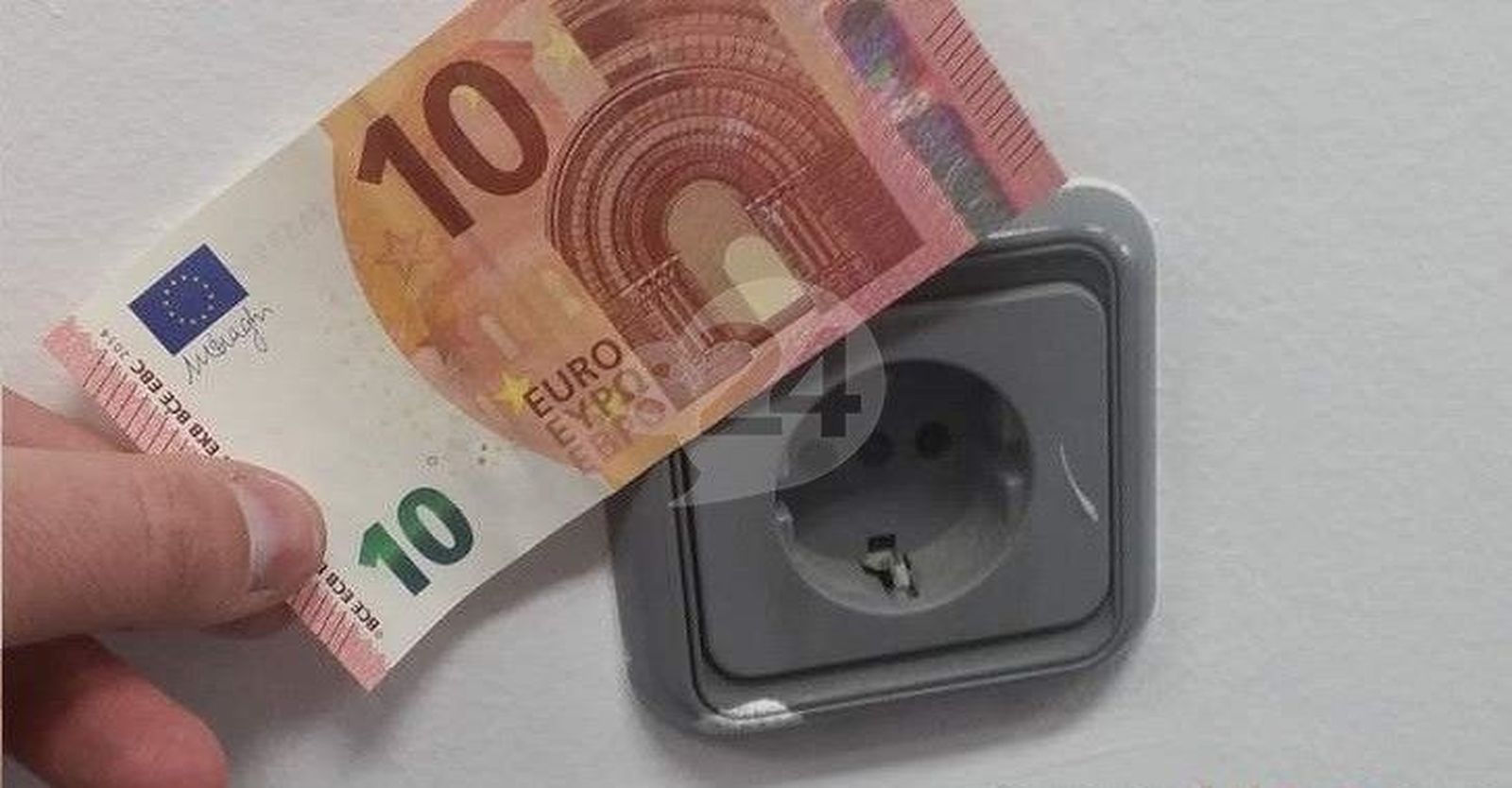 El precio de la luz encadena dos meses a la baja