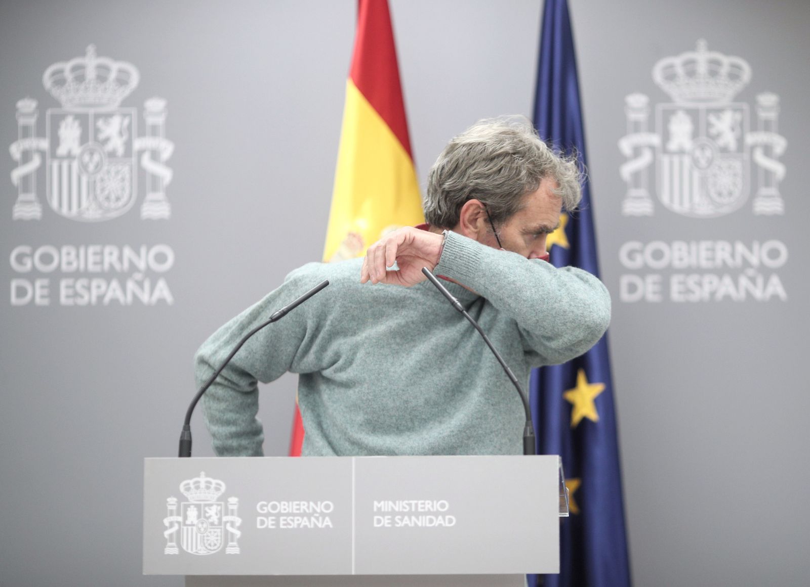 El director del Centro de Coordinación de Alertas y Emergencias Sanitarias (CCAES), Fernando Simón, comparece en rueda de prensa en Moncloa para informar de la evolución de la pandemia, en Madrid (