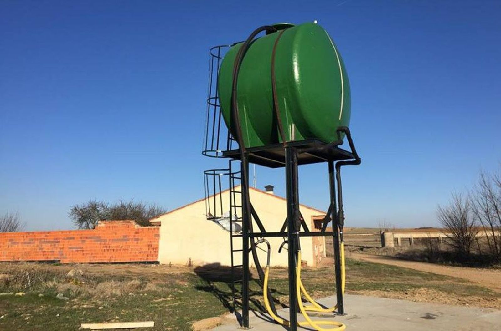 Ciudadanos Zamora (Matilla de Arzón) Tanque de agua (diciembre 2018)