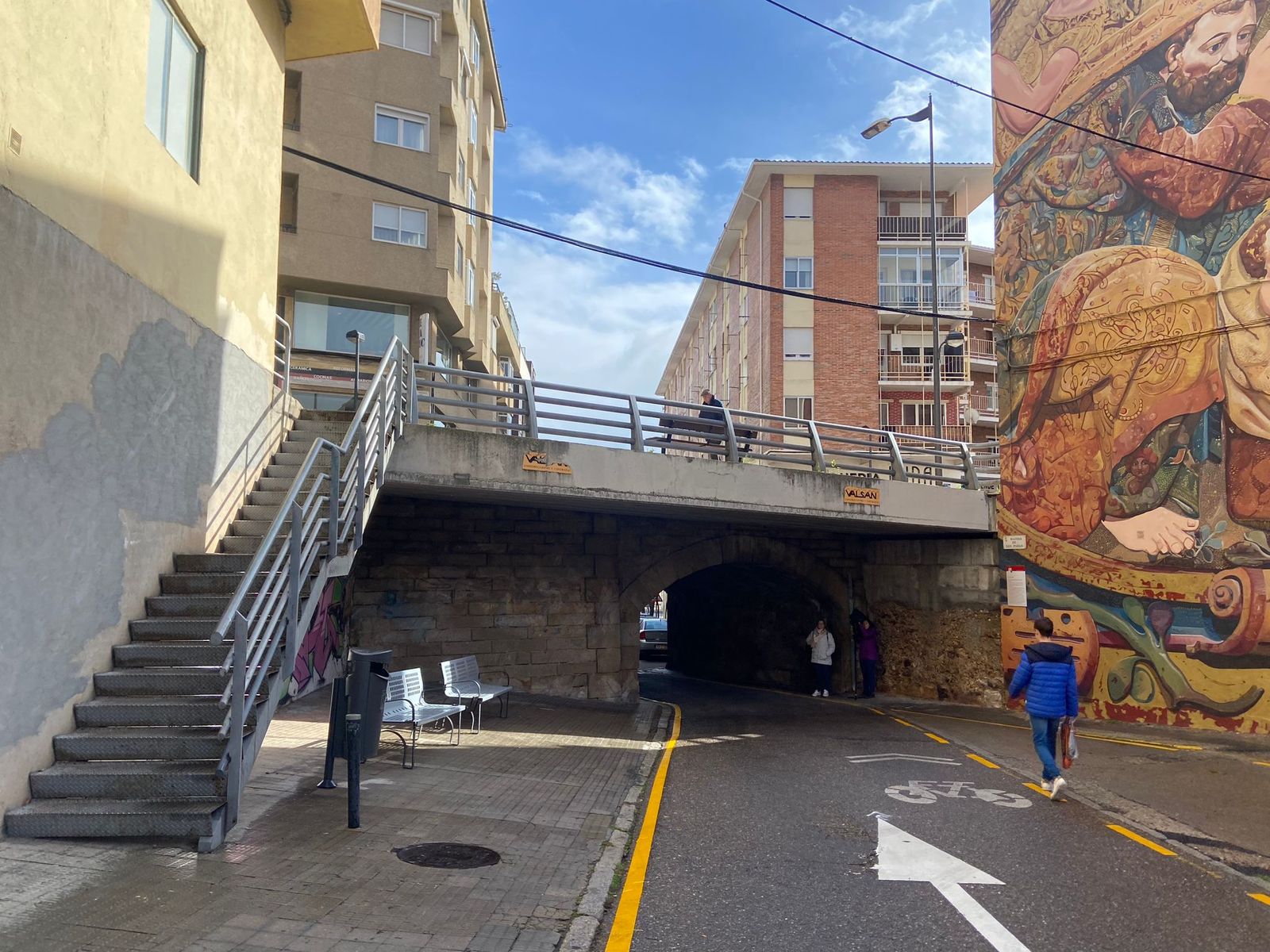 Puente de la bajada de San Pablo a la Ciudad Deportiva.