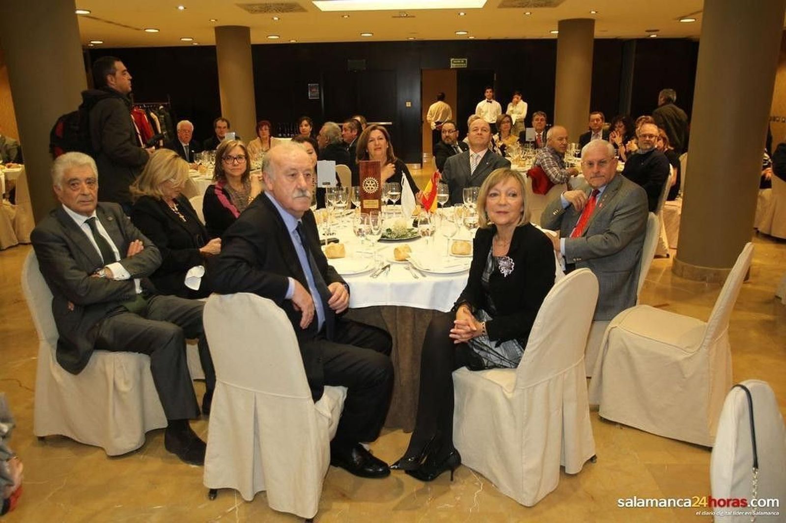 Premio Servir Rotary Club.