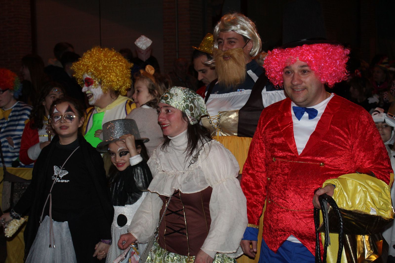 desfile-de-disfraces-de-carnaval-del-barrio-del-oeste-42