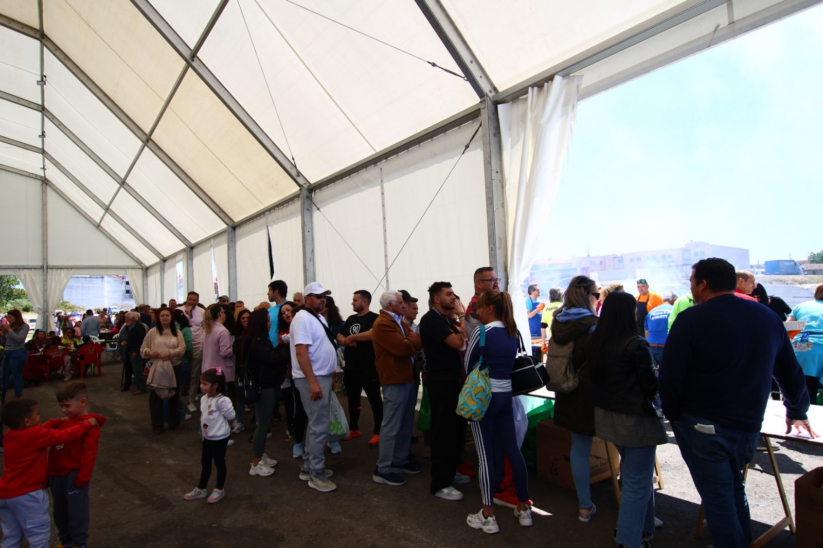 Villamayor de la Armuña vive un gran sábado con su tradicional comida popular