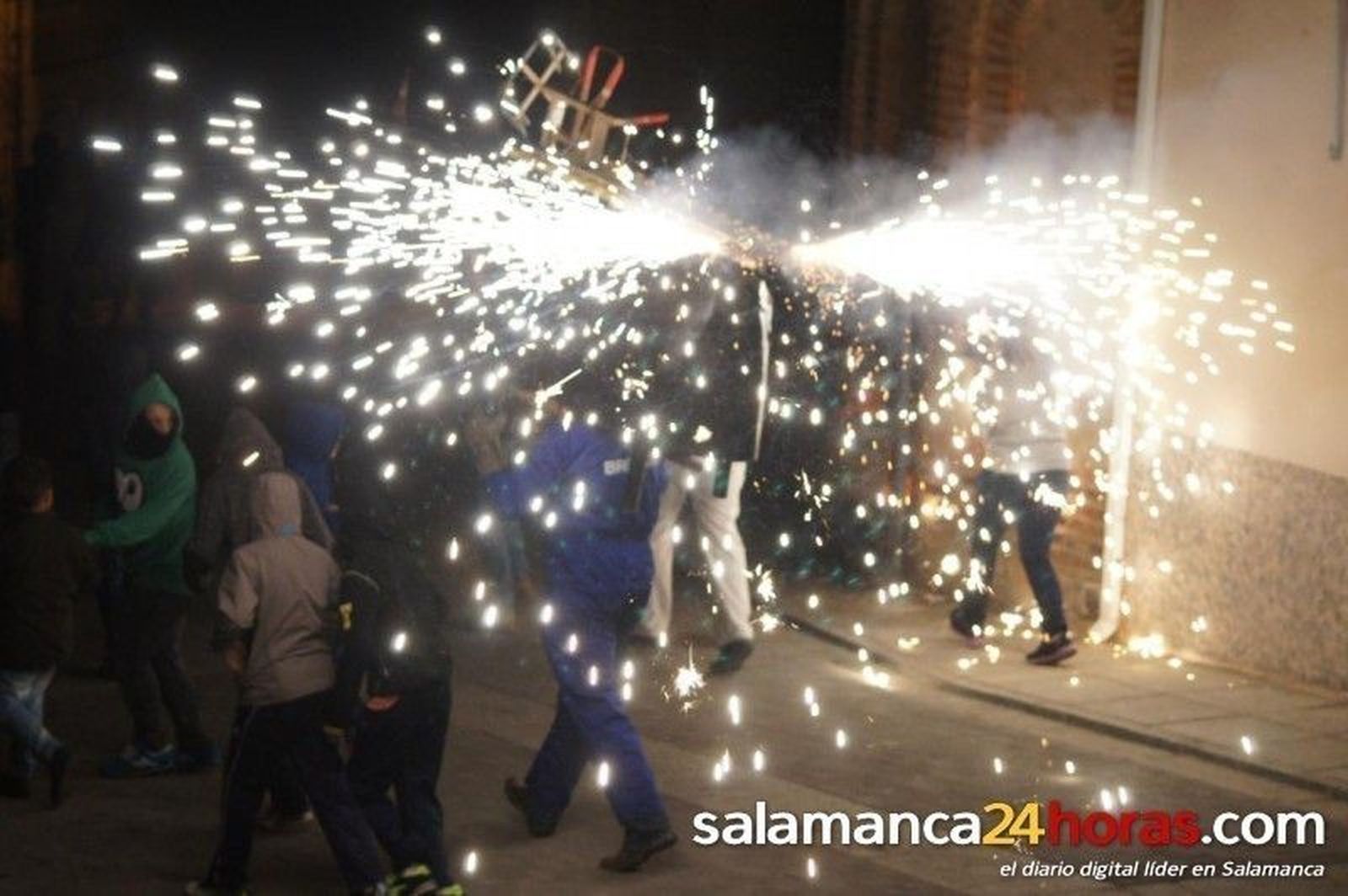 Fiestas Alba de Tormes: Toro de fuego y quema de la capilla