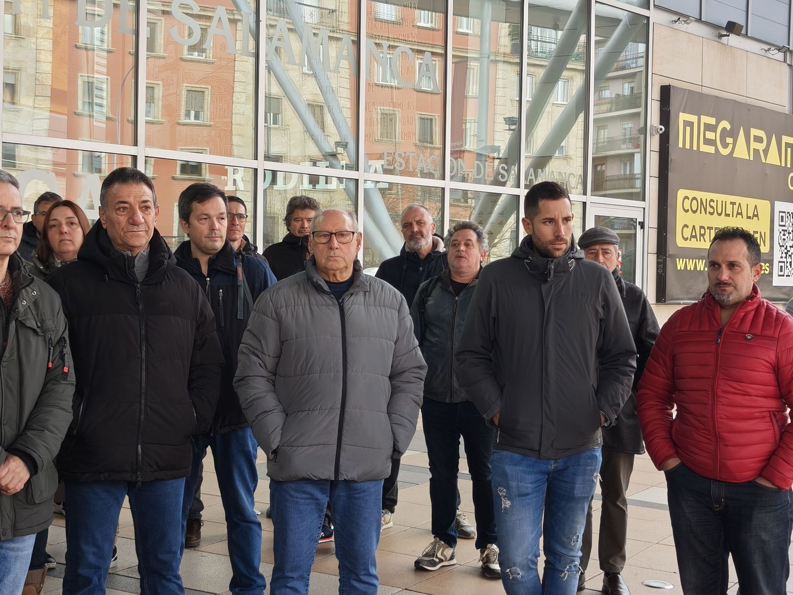 Los trabajadores de Renfe en Salamanca guardan cinco minutos de silencio tras el accidente de Adamuz