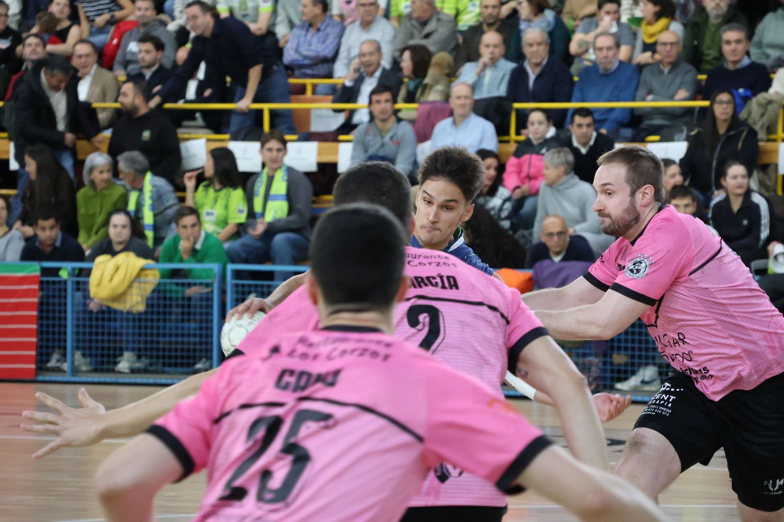 GALERÍA | El BM Zamora se juega consolidar el liderazgo frente a los asturianos del Auto-Center Principado Vetusta