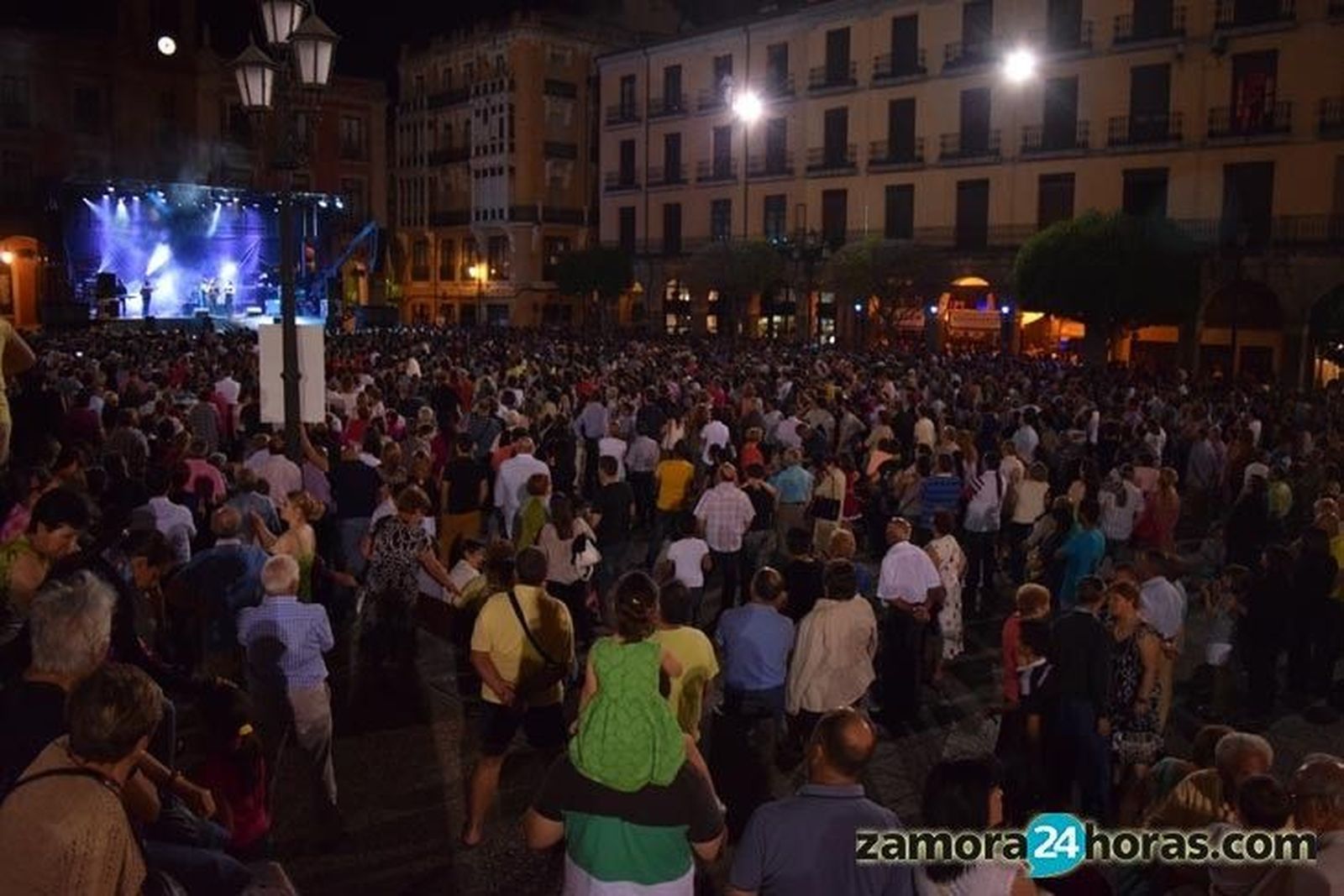 Concejales no adscritos proponen la contratación de más verbenas para mayores en San Pedro