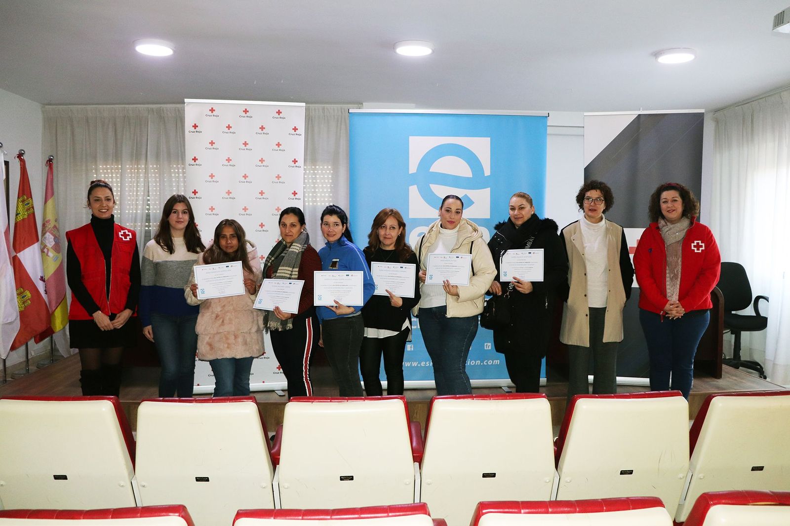 Cruz Roja entrega los diplomas del Curso de Auxiliar de Supermercado y Almacén en Zamora y Benavente en una edición anterior