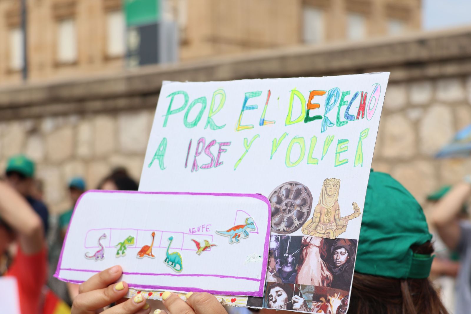 manifestacion-contra-la-perida-de-servicios-de-ave-76