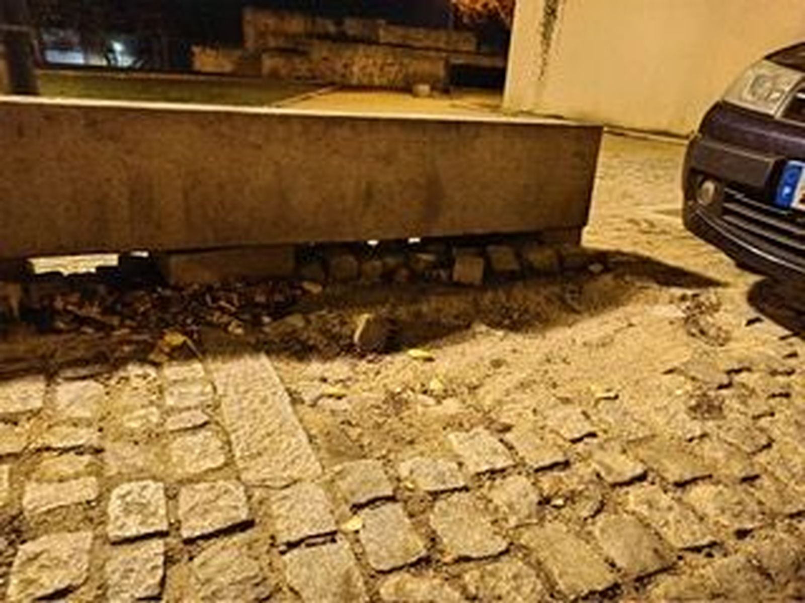 Imagen de una acera en la capital-Ahora Decide