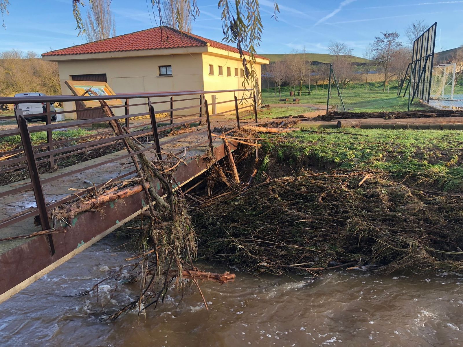 whatsapp-image-2023-01-09-at-15-23-03