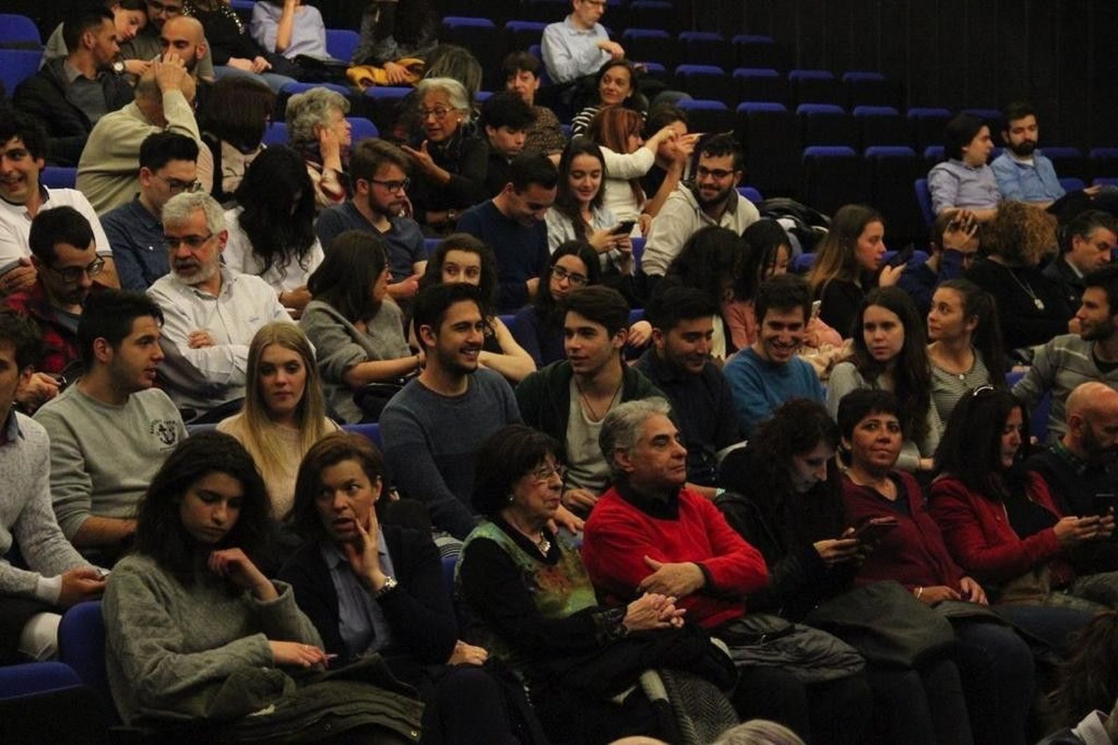Alabar Teatro en el Teatro Juan del Enzina