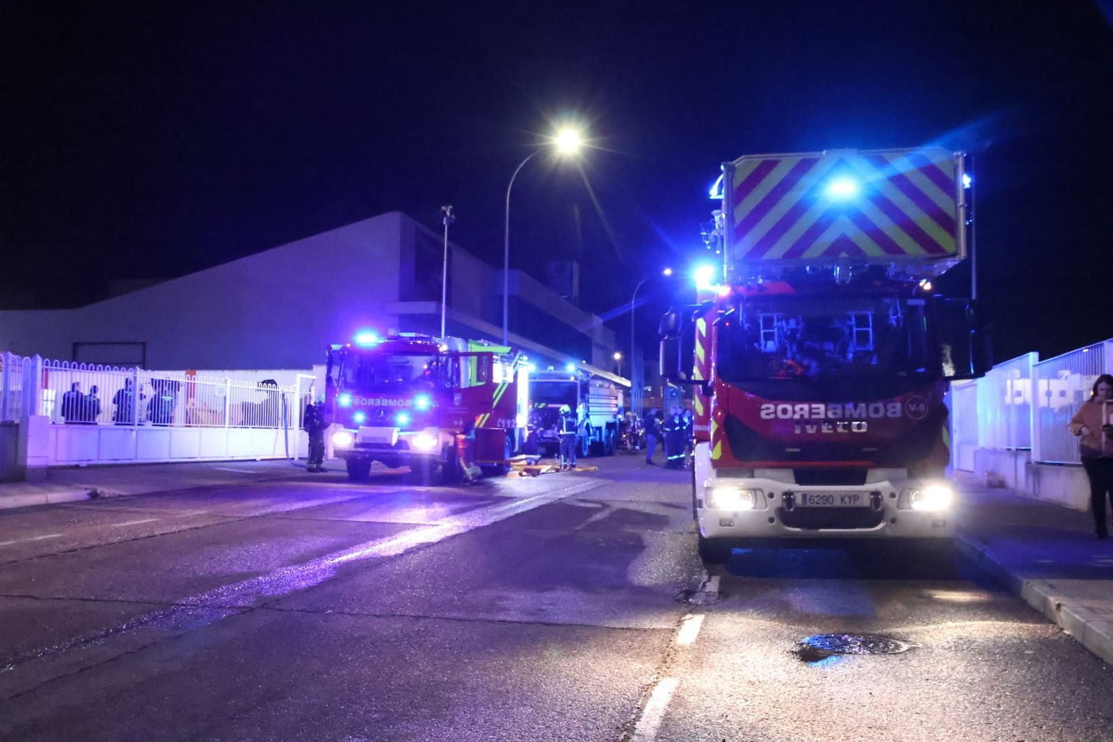 explosion-de-una-maquina-en-el-poligono-el-montalvo-iii-fotos-andrea-m-5