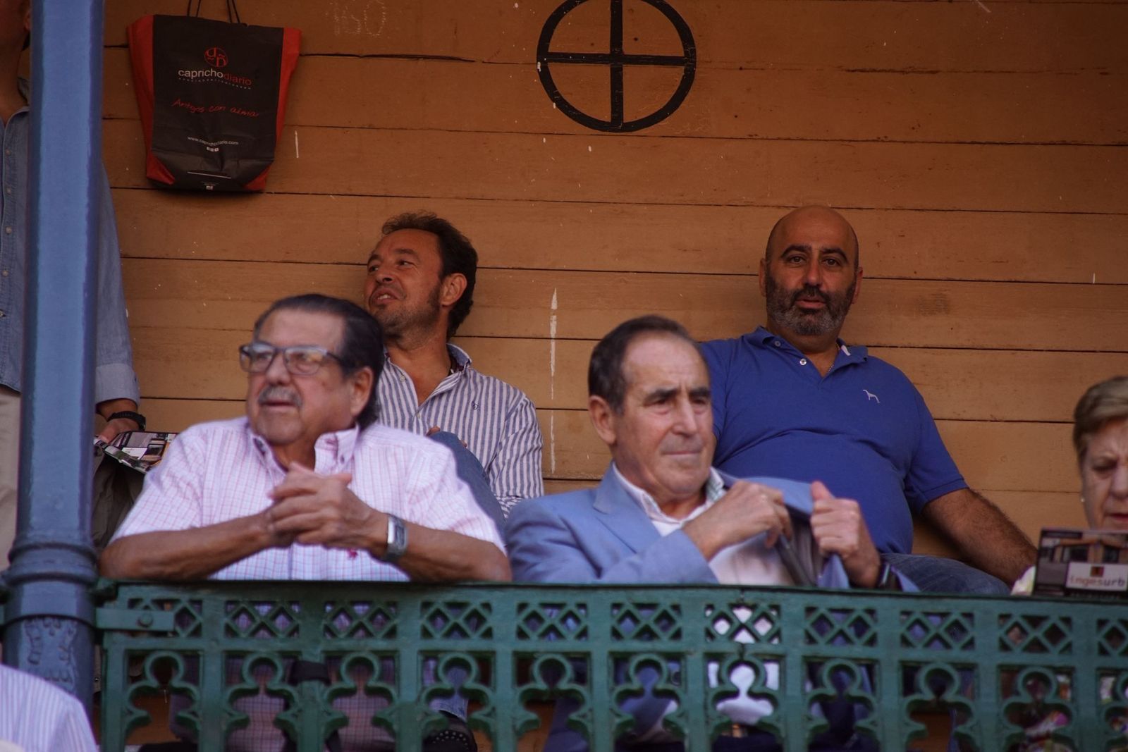 Así se ha vivido la primera corrida de la feria 2025 en La Glorieta: imágenes del ambiente en los tendidos y en el patio de cuadrillas