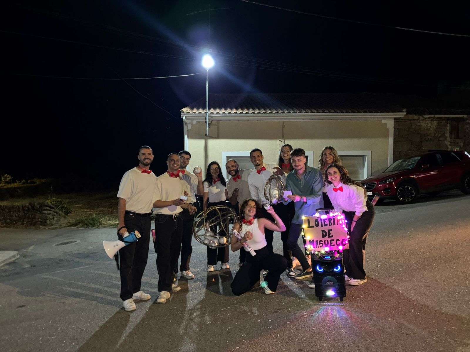 Desfile de peñas en Masueco 2025