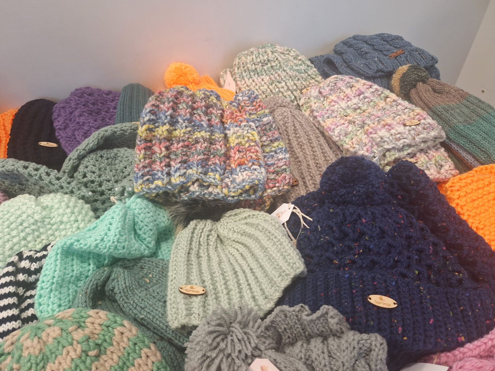 Mercadillo solidario Tejemaneje en Villamayor 2025 (12).jpeg