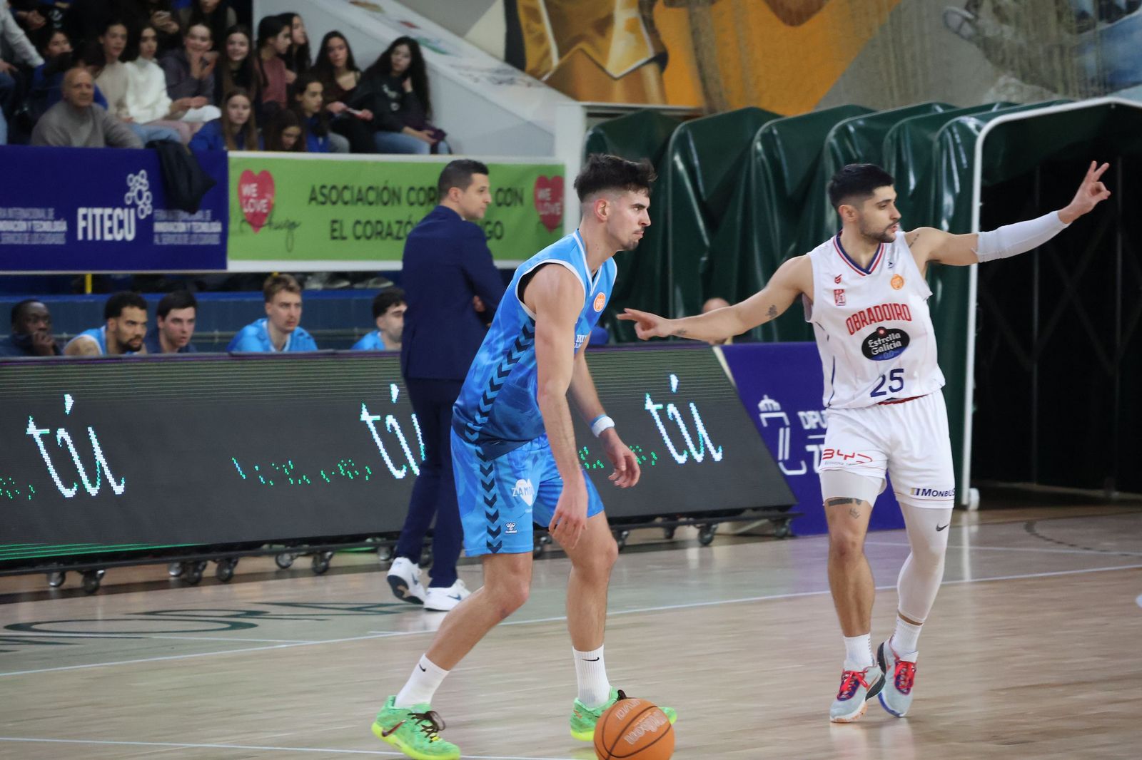 GALERÍA | Revive en imágenes el encuentro entre el CB Zamora y el Obradoiro