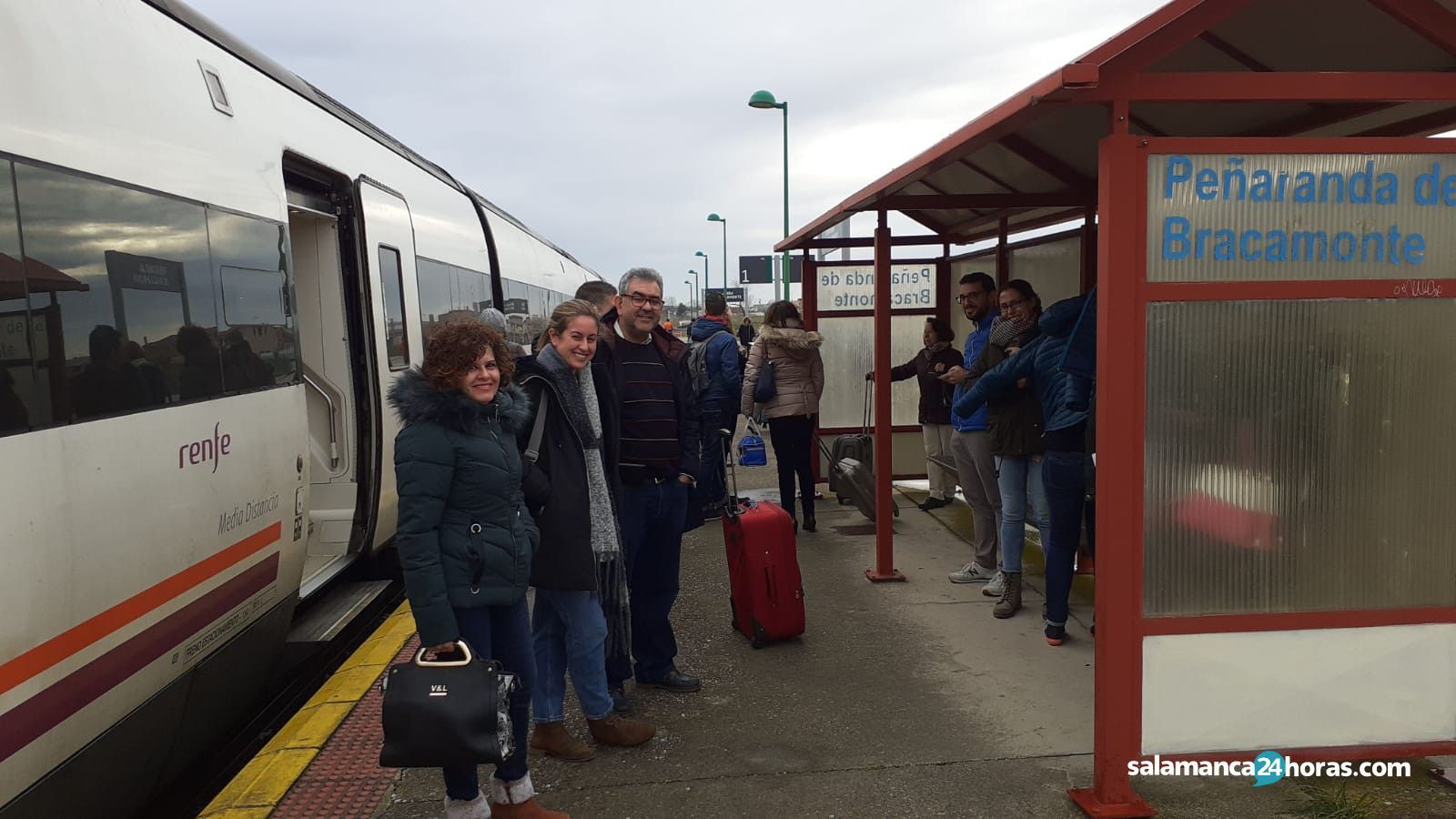 Retraso tren madrid pasajeros