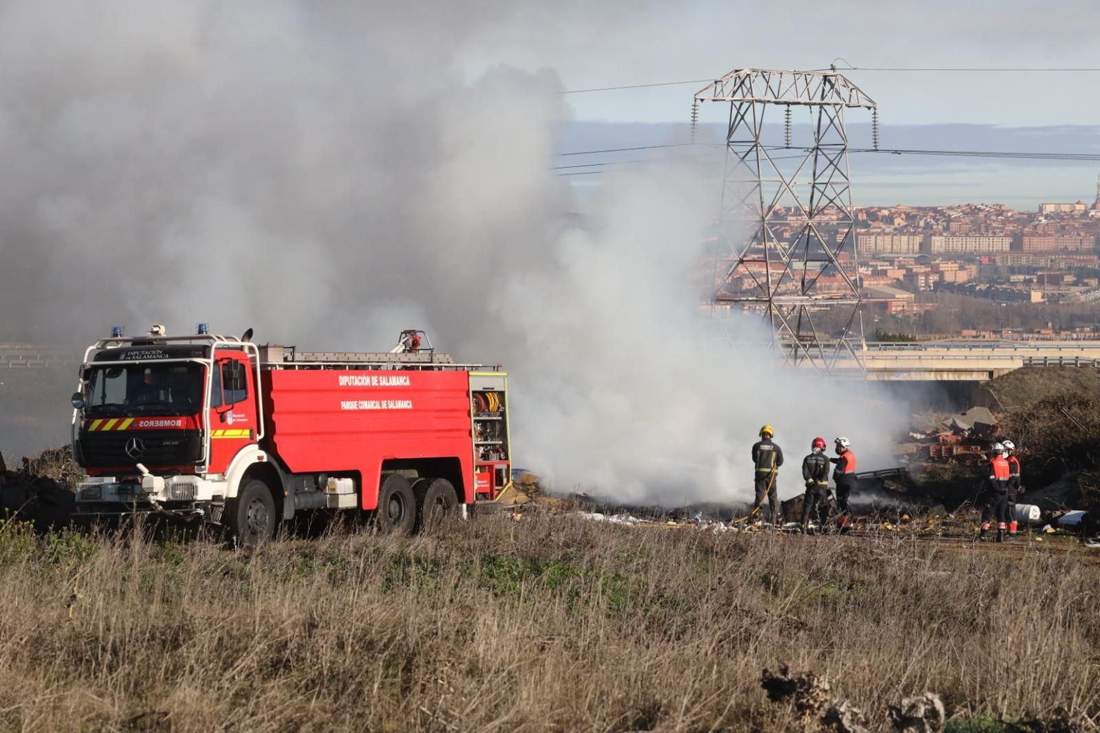 Incendio en Vistahermosa. Foto SALAMANCA24HORAS.  (1)