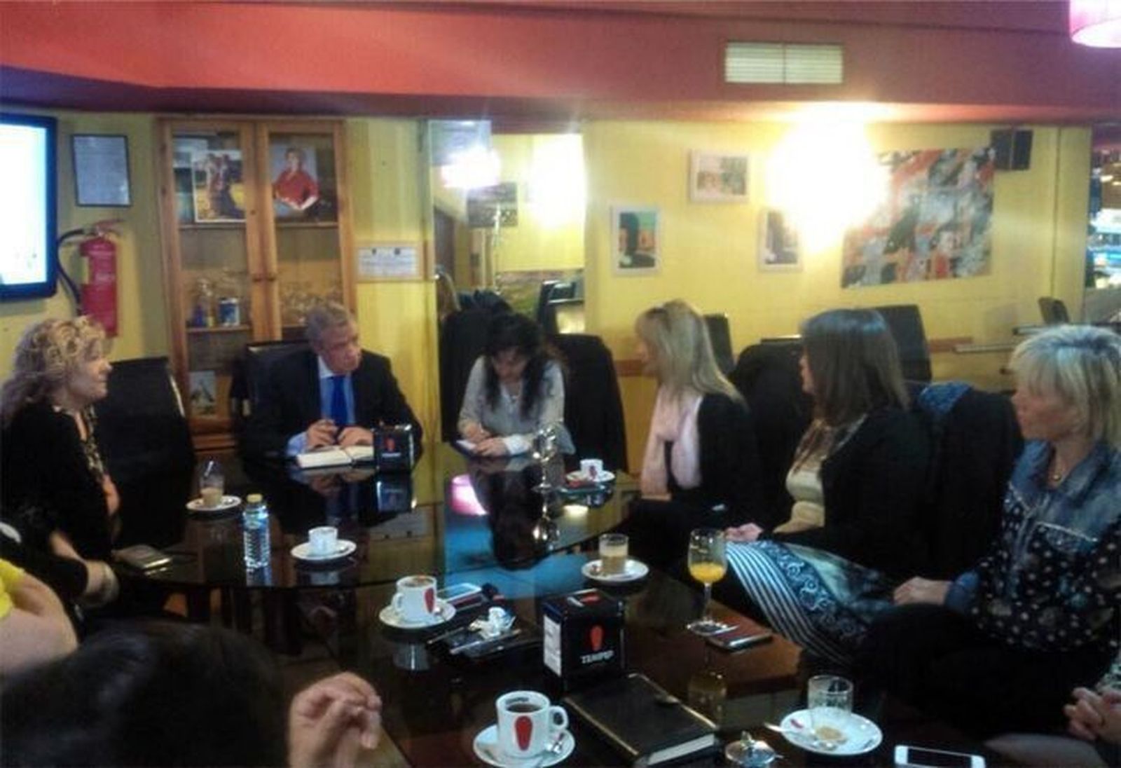 Adeiza apuesta por acelerar la concesión de licencias para aperturas de negocios