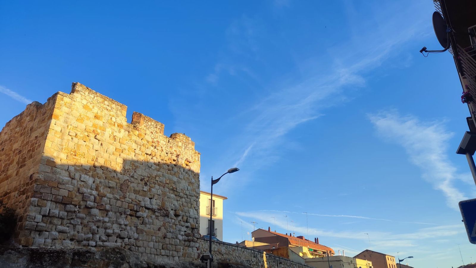 Cielos despejados en Zamora. El tiempo. Sol. Verano.