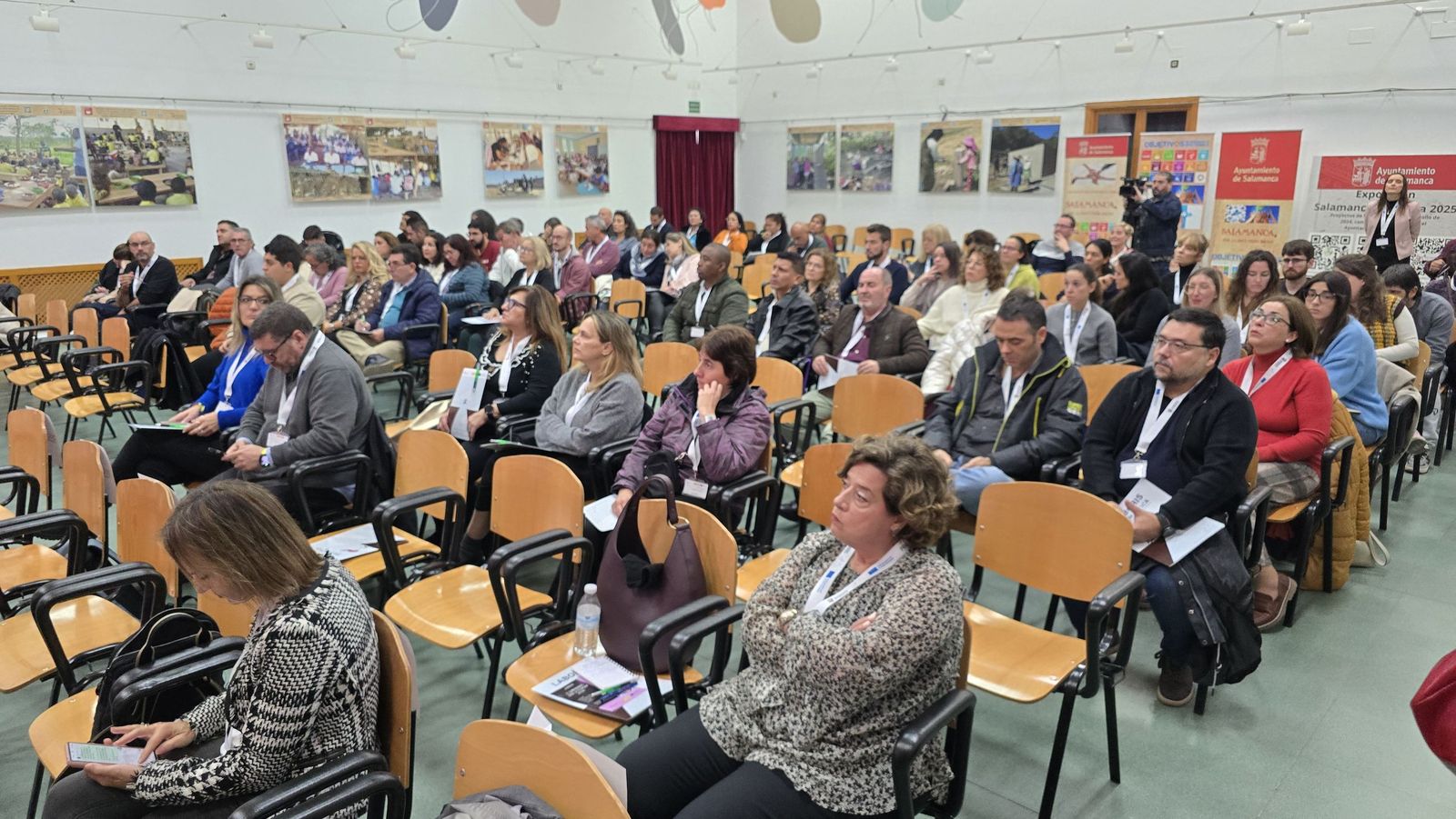 El alcalde de Salamanca, Carlos García Carbayo, participa en la jornada ‘El emprendimiento desde la economía social’