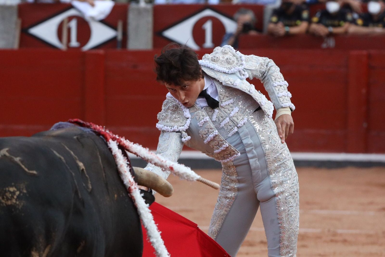 El diestro peruano Andrés Roca Rey en la plaza de toros de La Glorieta (Salamanca)