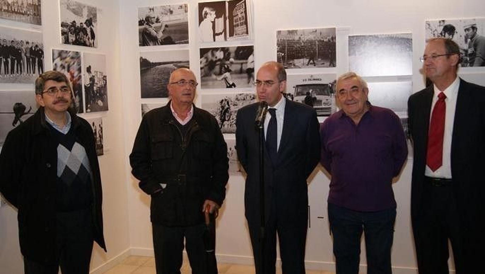 Inaugurada en la Diputación la muestra 'Memoria para soñar  50 años del Deporte Salmantino'