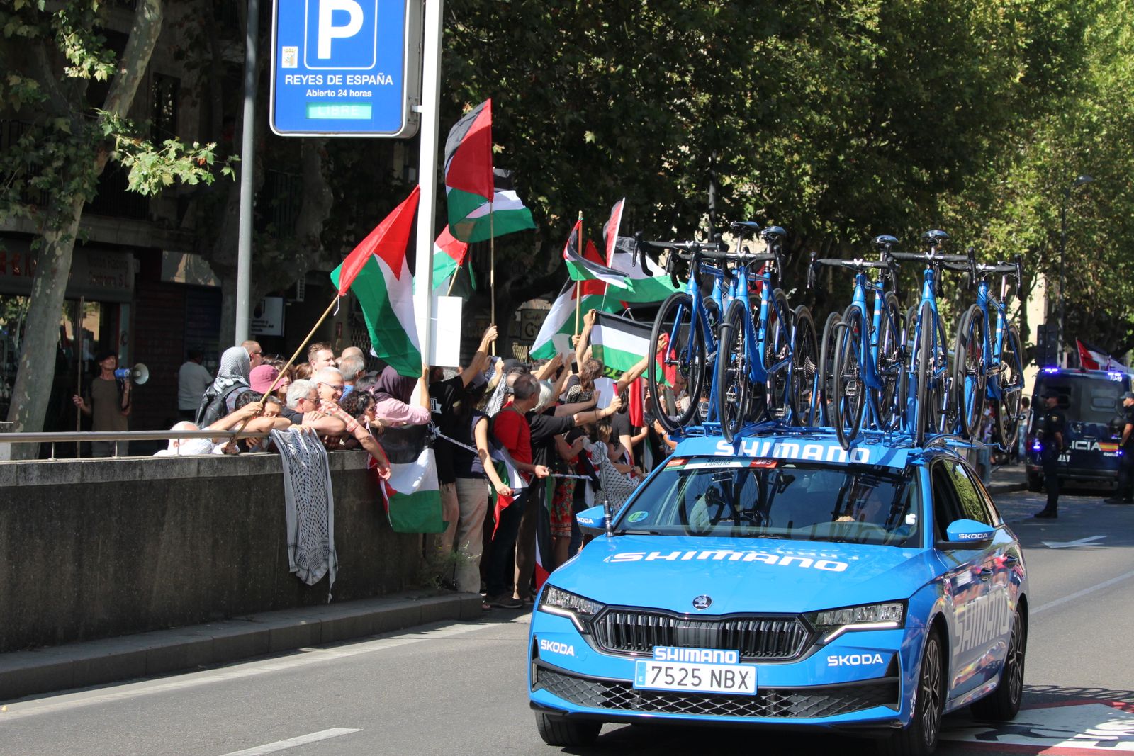 Protestas por Palestina al paso de la Vuelta Ciclista a España por Salamanca