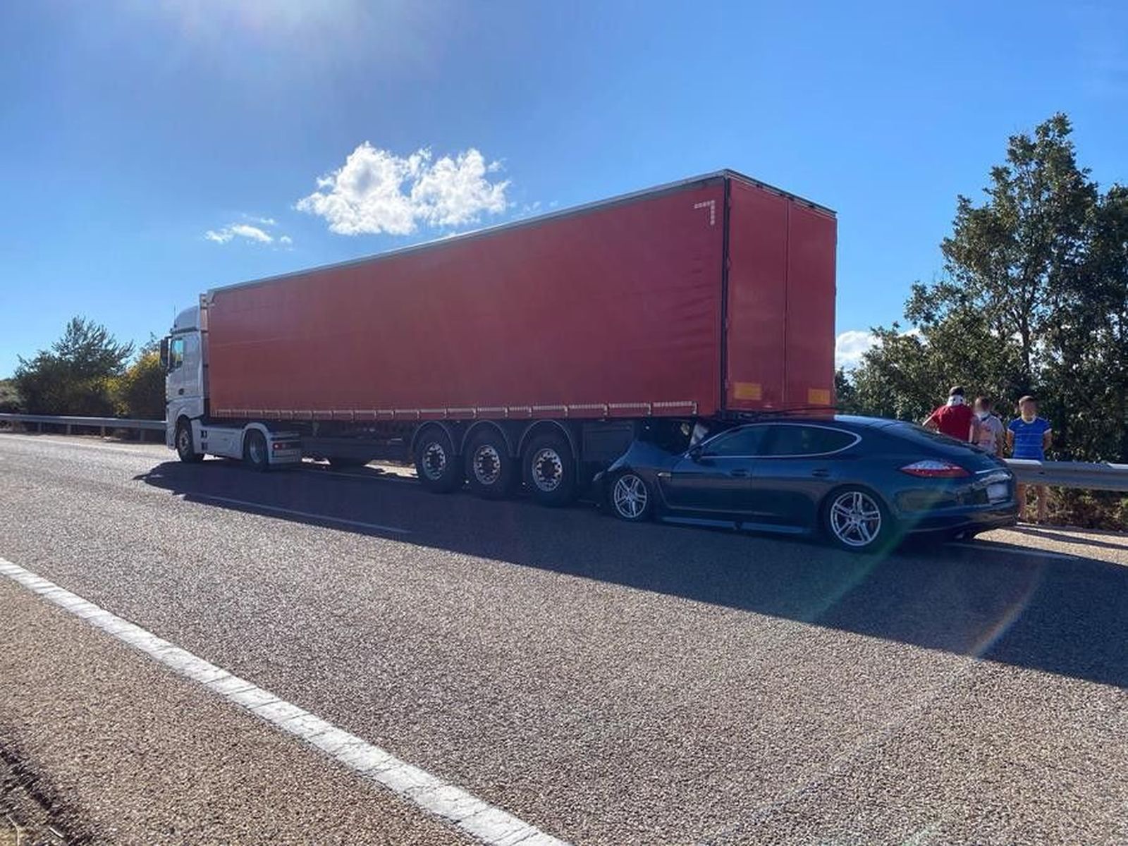 Zamora accidente camion a52 (2)