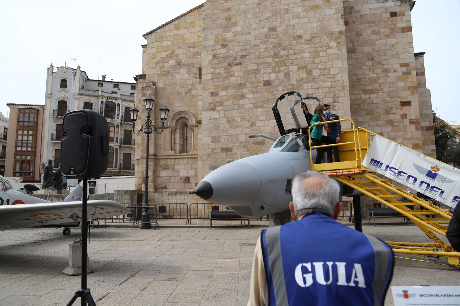exposicion-del-ejercito-del-aire-en-la-plaza-mayor-de-zamora-foto-maria-lorenzo-19