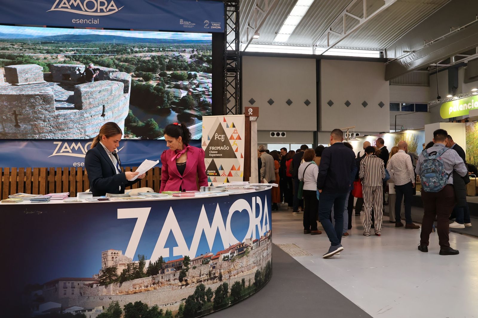 Zamora se presenta en Intur 2025 (4).JPG