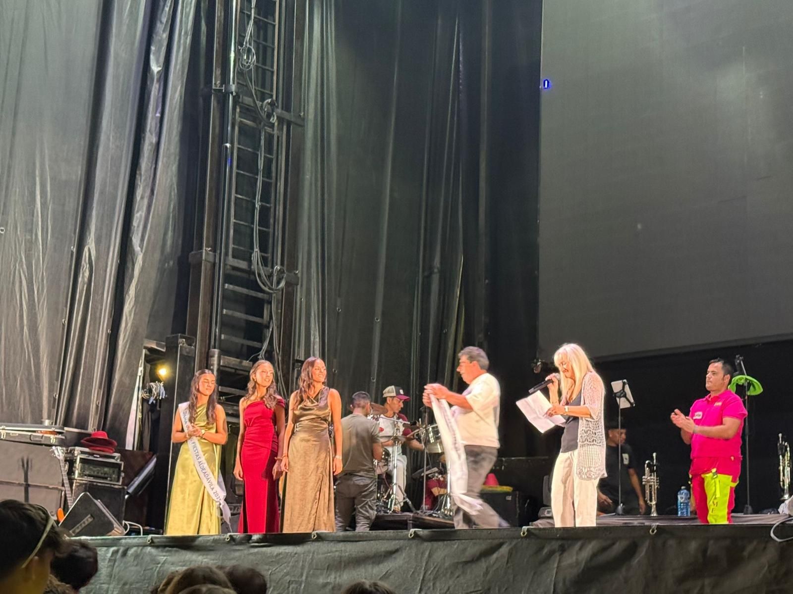 Coronación reina y damas y en Aldeadávila de la Ribera 2025