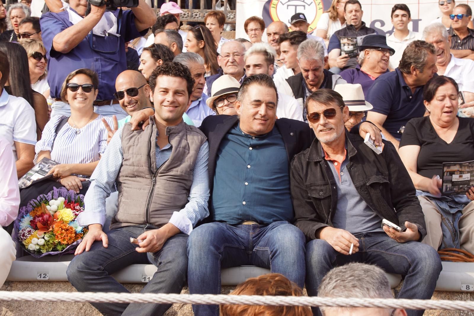 resumen-fotografico-del-ambiente-en-los-tendidos-de-la-glorieta-durante-la-corrida-concurso-22-de-septiembre-fotos-juanes-37