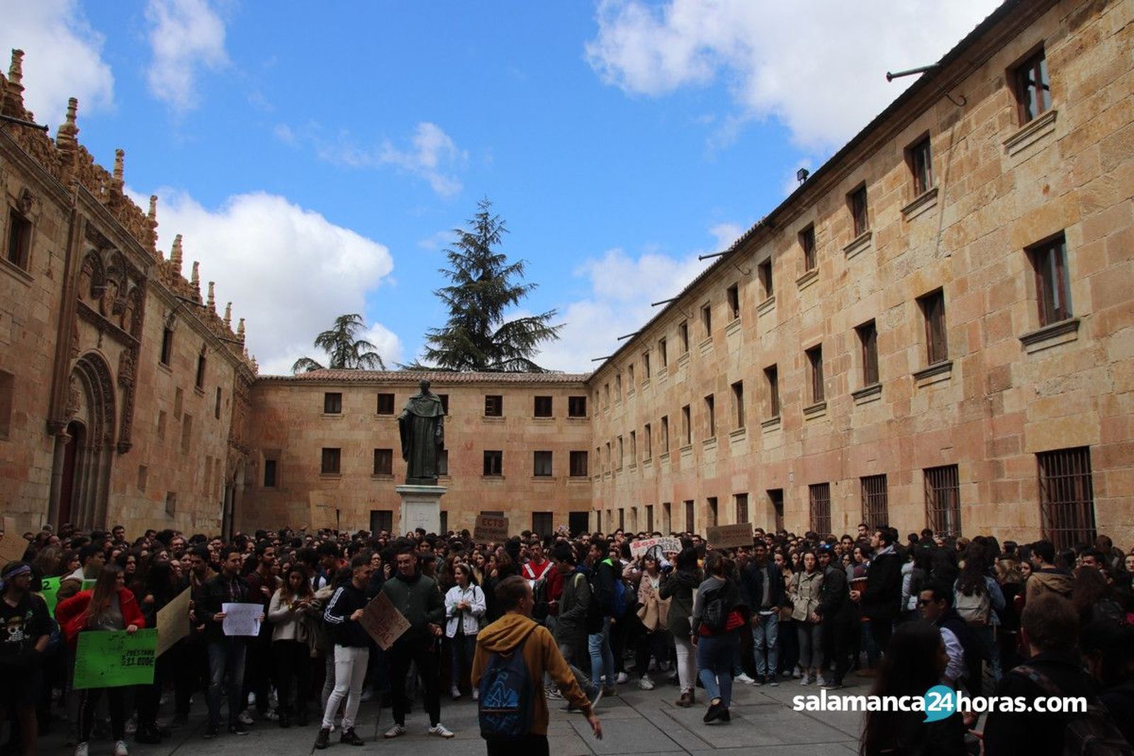 Manifestación estudiamtes de Medicina44