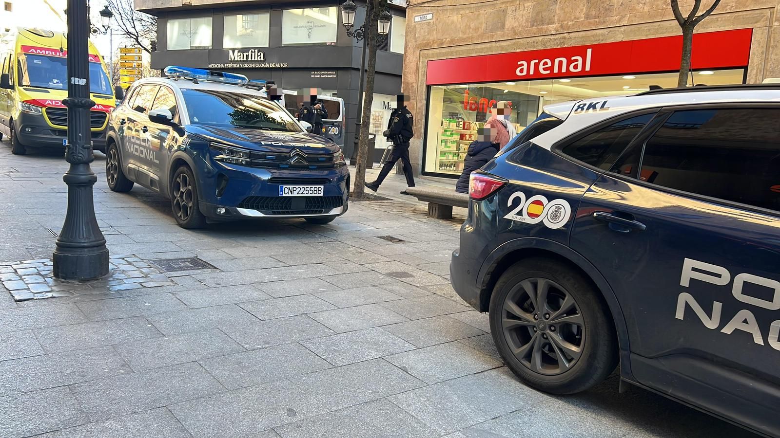 Un presunto acosador en la calle Toro acaba agredido por un familiar de la víctima