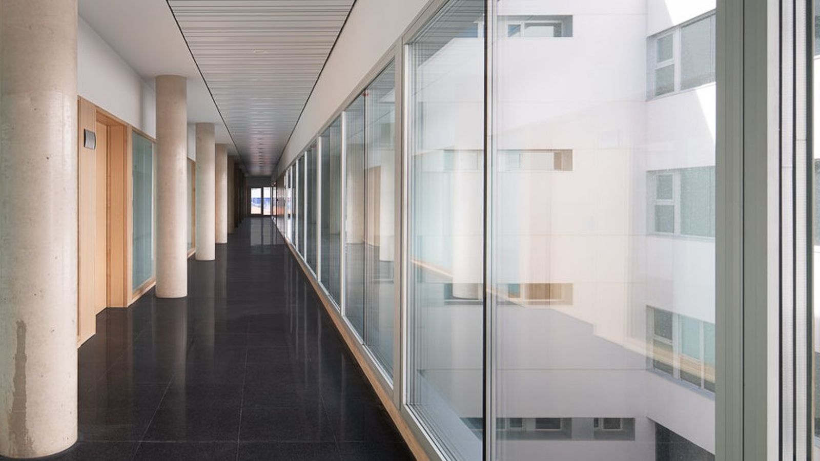 Interior del IES Via de la plata de Guijuelo. Fotos cedidas por Gabriel Gallegos 